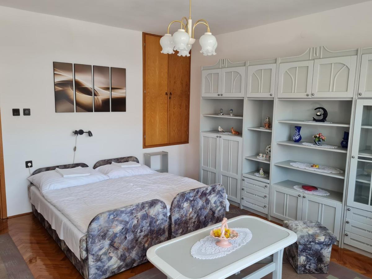 Gyoengyvirag Apartman Ленті Екстер'єр фото