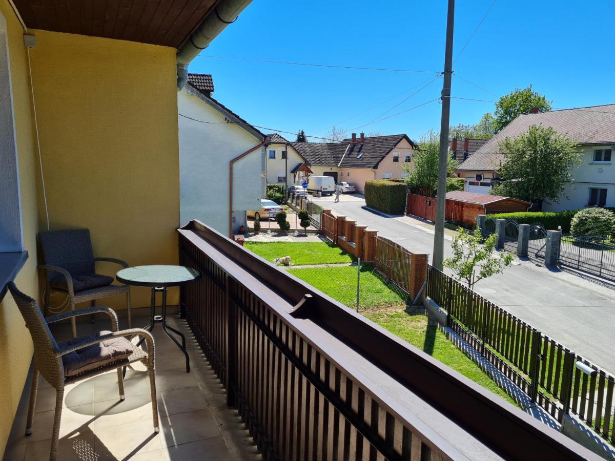 Gyoengyvirag Apartman Ленті Екстер'єр фото
