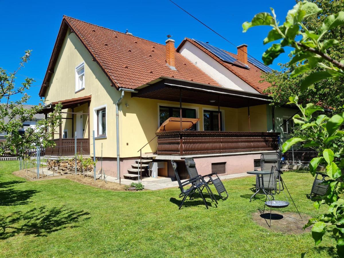Gyoengyvirag Apartman Ленті Екстер'єр фото
