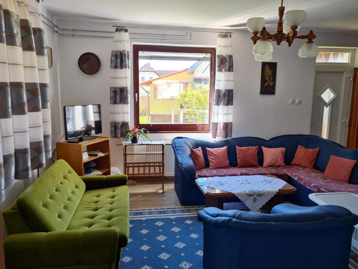 Gyoengyvirag Apartman Ленті Екстер'єр фото