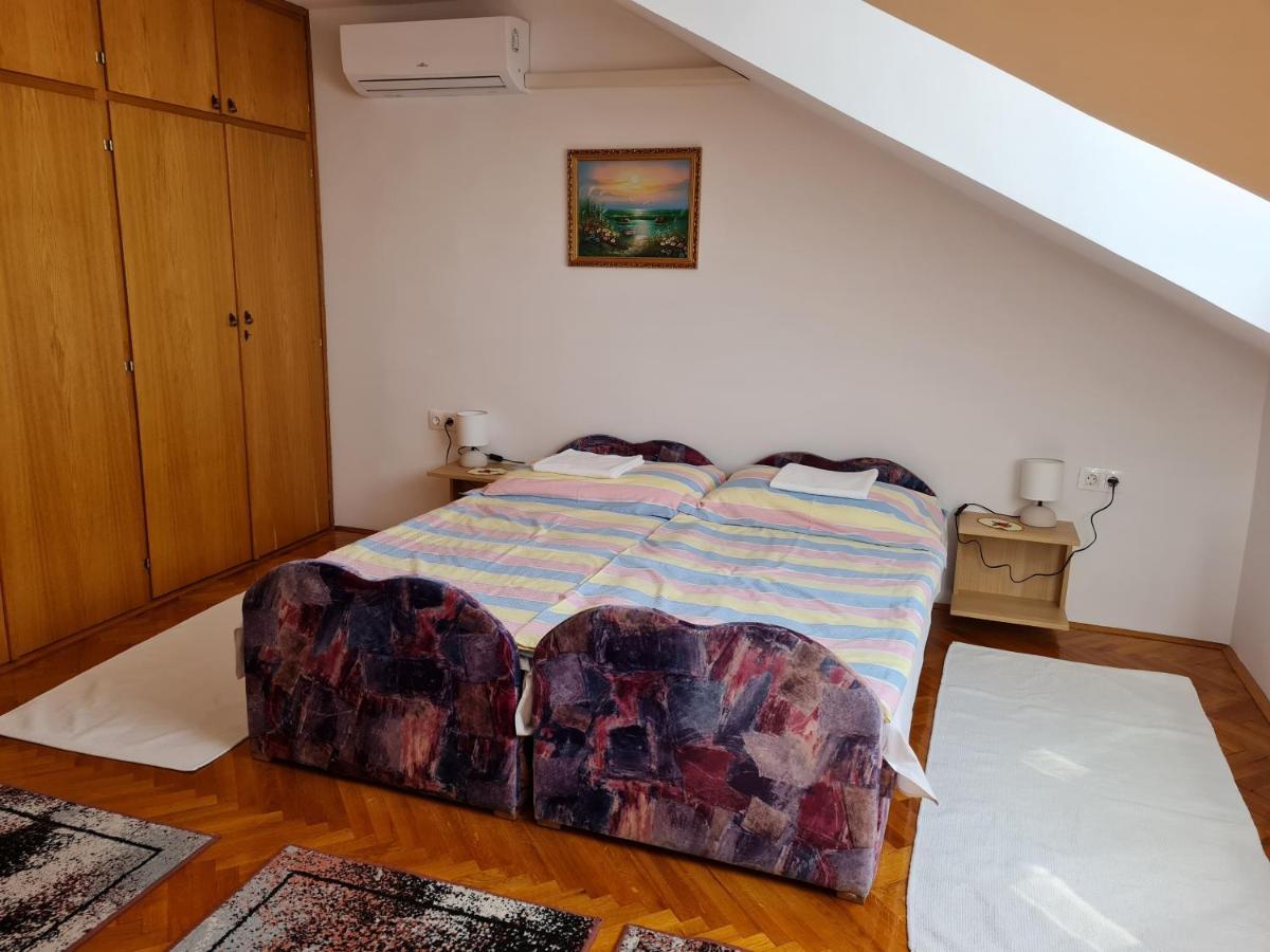 Gyoengyvirag Apartman Ленті Екстер'єр фото