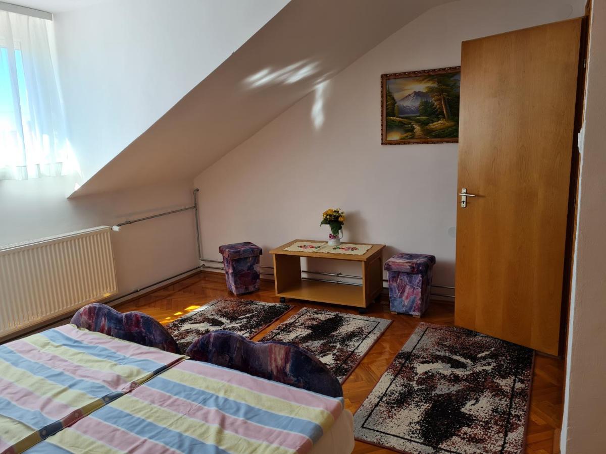 Gyoengyvirag Apartman Ленті Екстер'єр фото